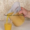 Non-toxic silicone measuring cup
