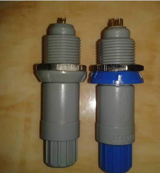 Plastic push pull operated lemo connector