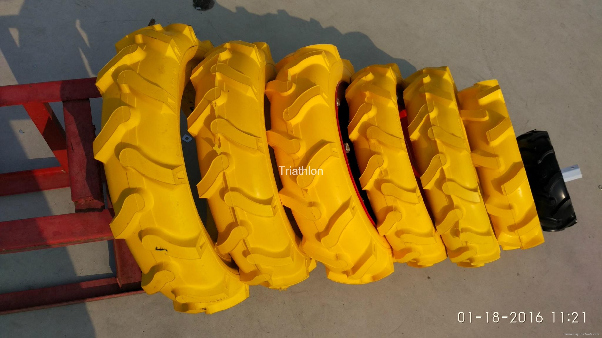 R1 tread polyurethane foam tire 3.504 3.506 4.008 4.5010 5.0010 5.