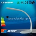 L3-563094 Swan head design table lamp