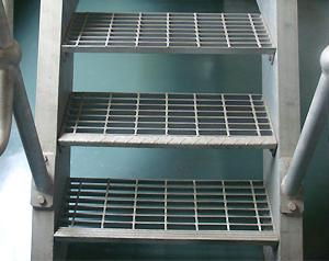 steel stair treads grating-galvanized stair treads 2