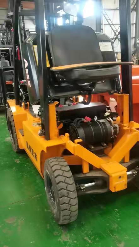 Diesel forklift changed to electric forklift（Forklift oil to electricity） 2