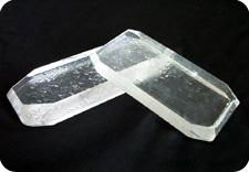 Piezoelectric quartz crystal