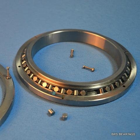 IKO standard crossed roller bearing  CRB22025 2