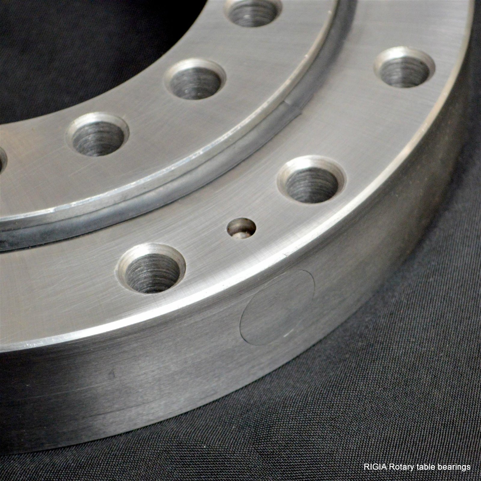 High rigidity type crossed roller bearing XU050077 4