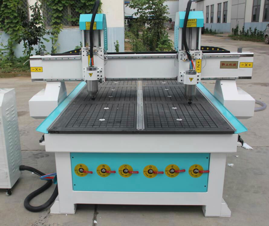 Two heads woodworking cnc router with vacuum table - LT 