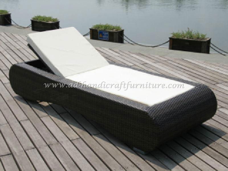 poly rattan sunbed set