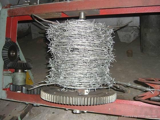Automatic Single twisted barbed Wire Machine 3