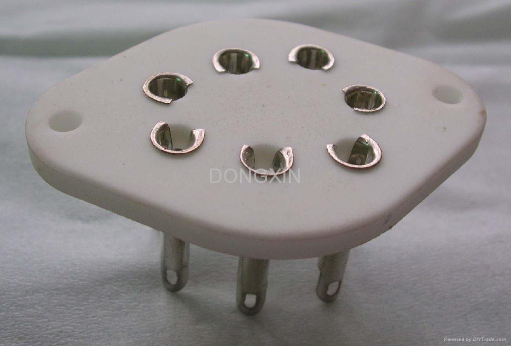 TUS-B7 7-pin ceramic socket