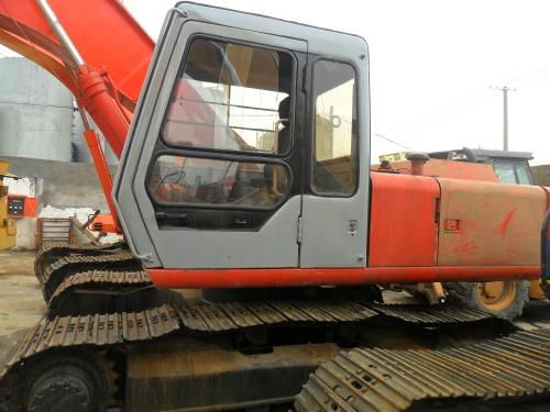 HITACHI EX220 EXCAVATOR 3