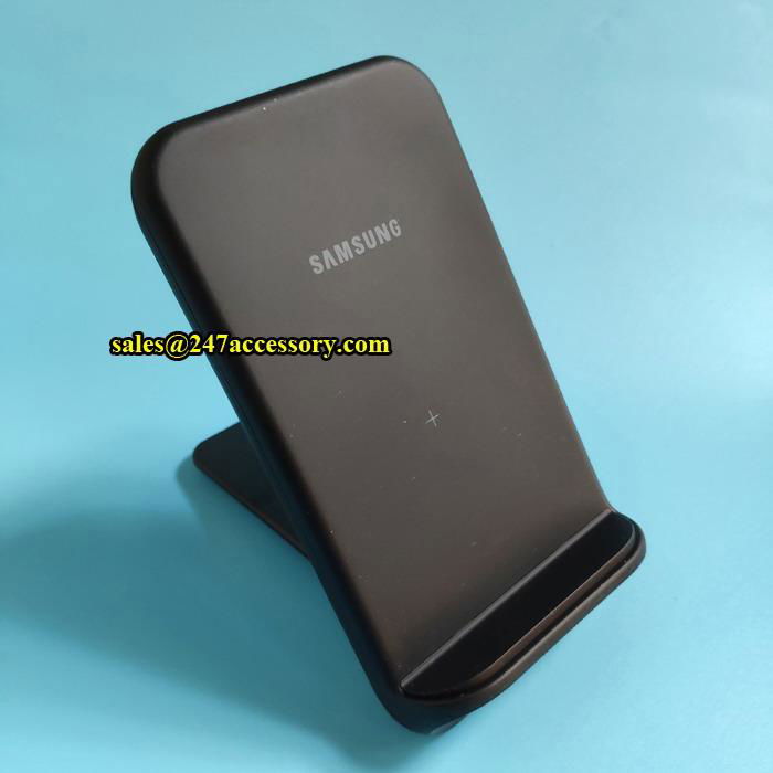 Samsung EP-N3300 Wireless Charger    4