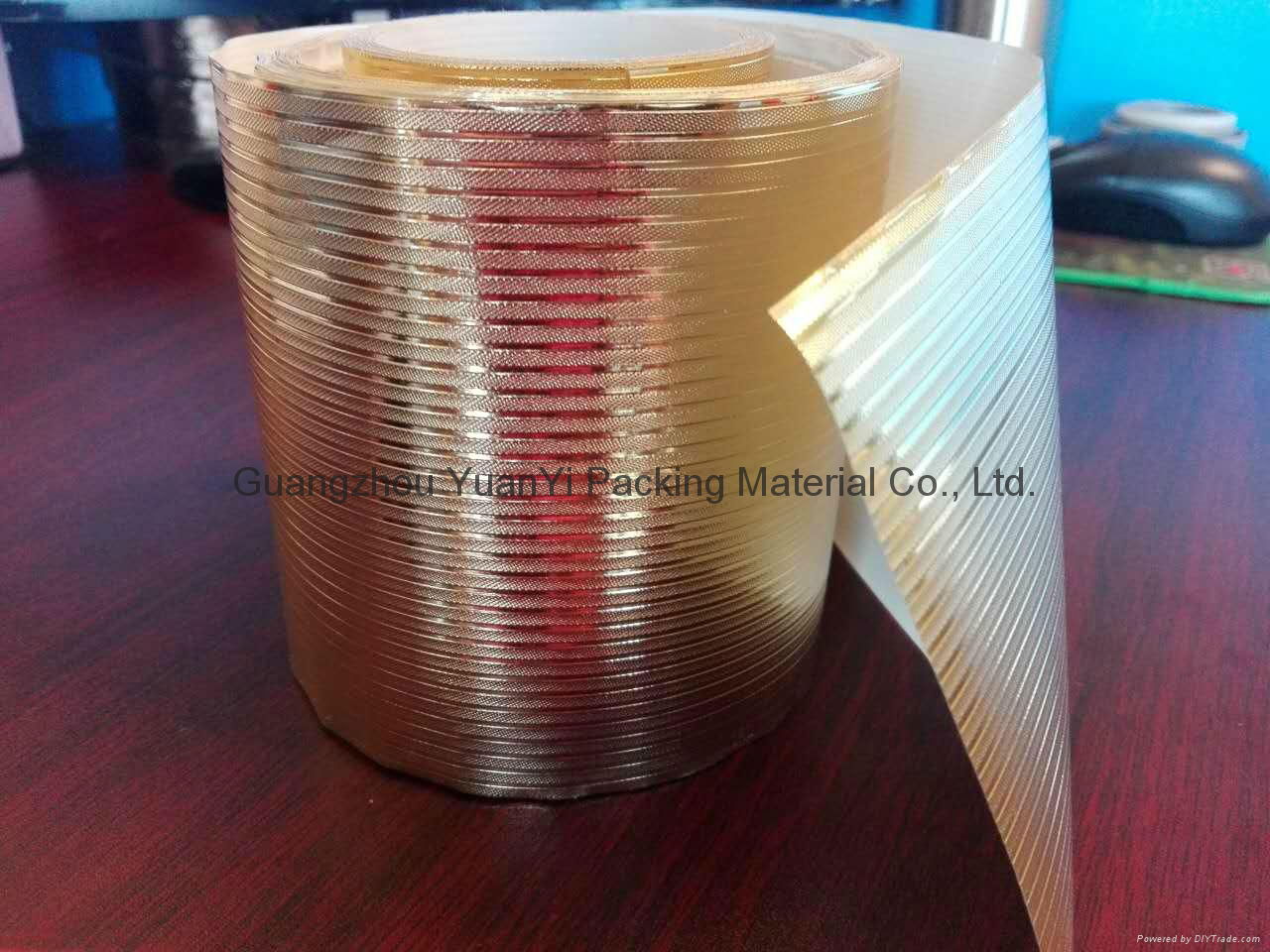 Golden paper for coating on the curtain pole