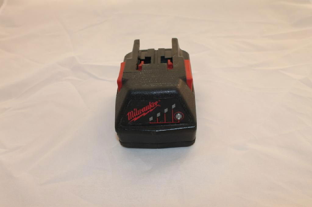 Used Milwaukee V28 28v 70wh power tool rechargeable lithium ion li-ion battery 4