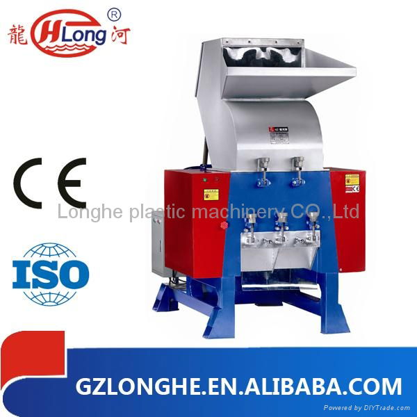 Plastic bottle crusher shredder machine