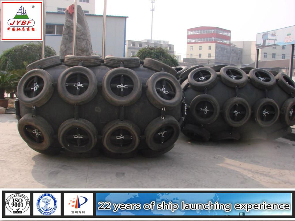 Inflatable pneumatic marine fenders 3