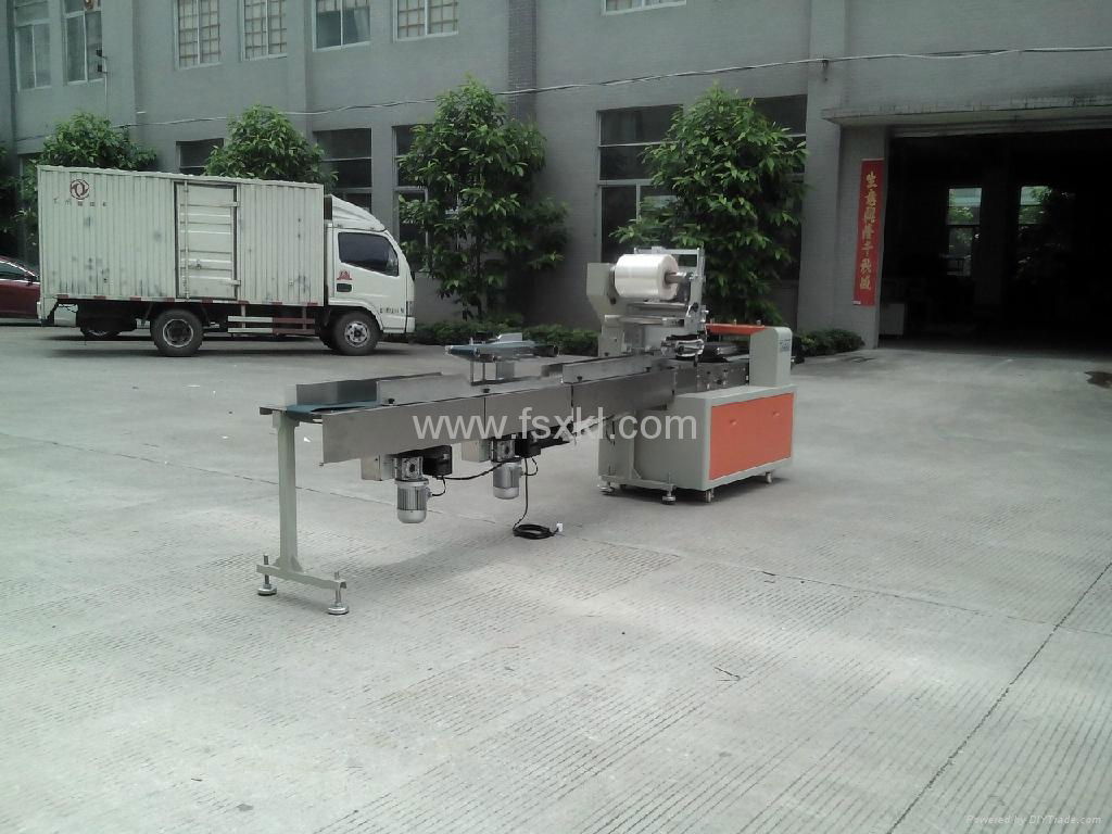 Servo Motor Full Auto Tissue Pillow Packing Machine with Feeder 3