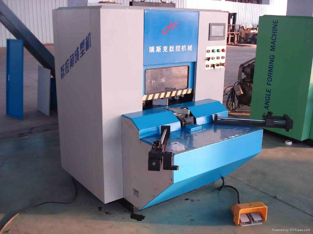 CNC corner moulding machine  2