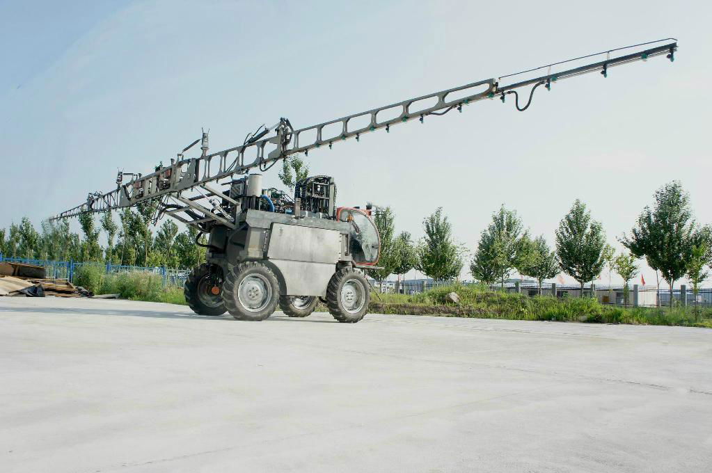 High clearance self propelled type boom sprayer 3WZ-1500 3