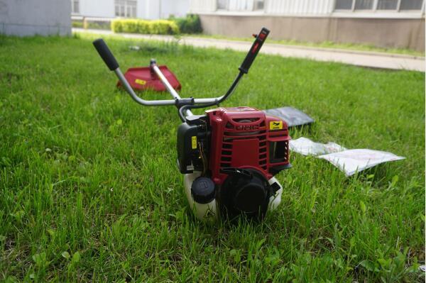 Side mounted gasoline garden brush cutter,household small lawn mower 2