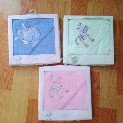 Baby hooded towel with embroidery