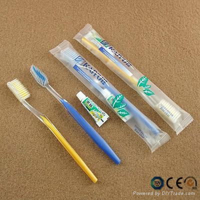 PP Handle Toothbrush for Hotel with High Quality