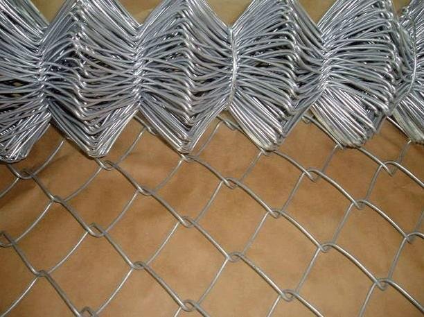 Anping Hot Sale Galvanized Wire Mesh Chain Link Fence 3