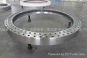 Triple row roller slewing bearing