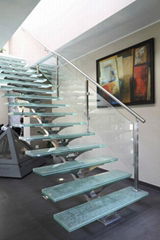 Stainless steel single straight stringer glass staircase