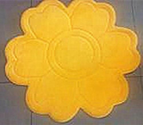 Flower-shaped mat