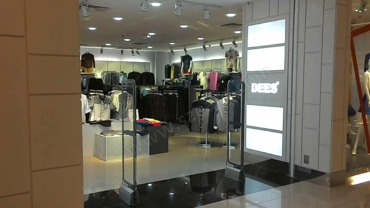 北京服装店门口防盗门禁安装 2