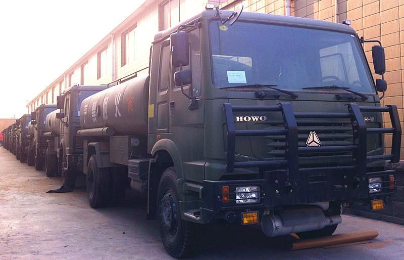  sell HOWO A7 6X4 OIL TANKER TRUCK 25000L   2