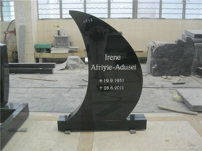 moon shape black polished upright tombstone with kerb 2