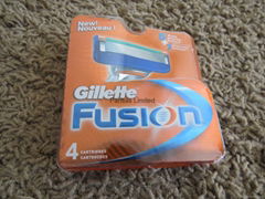 4x cartridges Gillette Fusion Free shipping