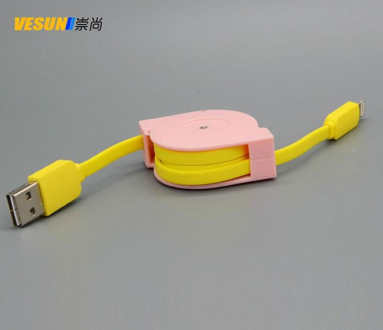 RETRACTABLE LIGHTNING CABLE 2