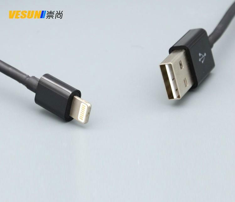  LIGHTNING CABLE  3