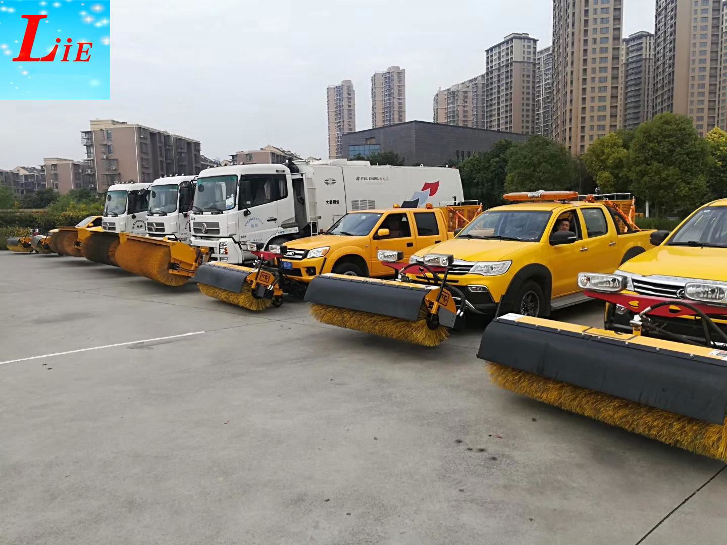 China wheel loader sweeper angle sweeper for skid steer loader 4