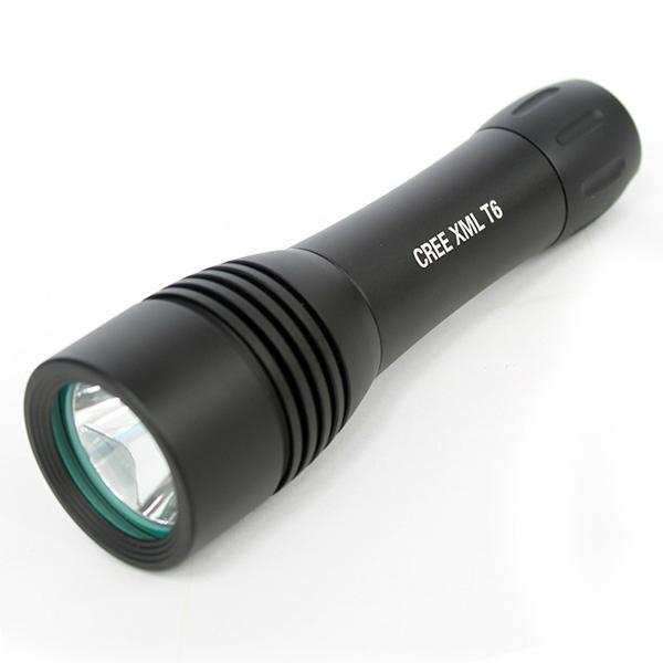 Narrow beam and deeper reflector led dive torch rubber 4