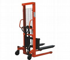 Manual hydraulic stacker