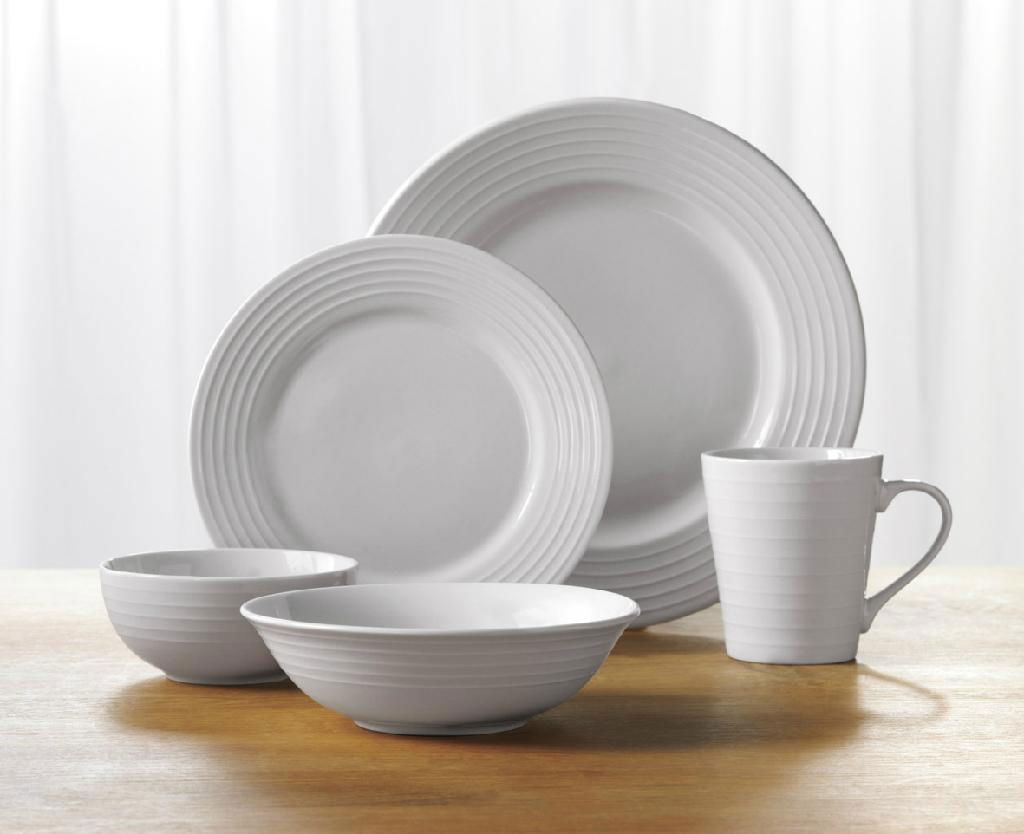 20pcs embossed white porcelain dinner set 3