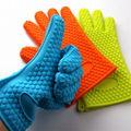 Heat resistant microwave oven silicone gloves