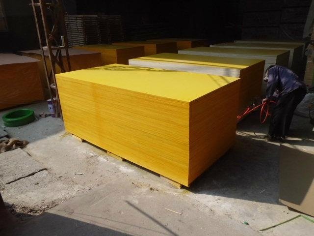 Yellow film faced plywood