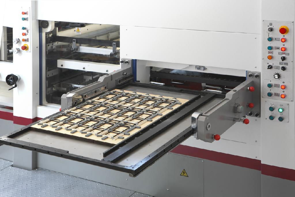 Automatic Die Cutting Machine with Stripping  4