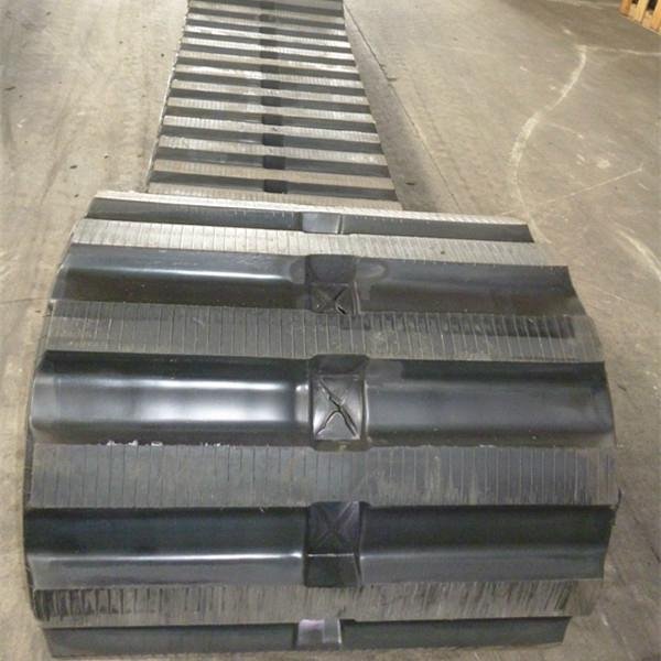 Morooka MST2200 rubber track 750X150X66 NEW Condition 3