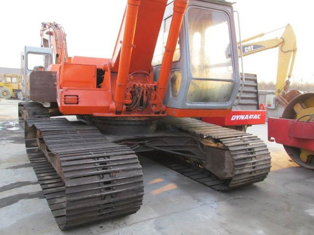 Used HITACHI Excavator EX200 in good condition