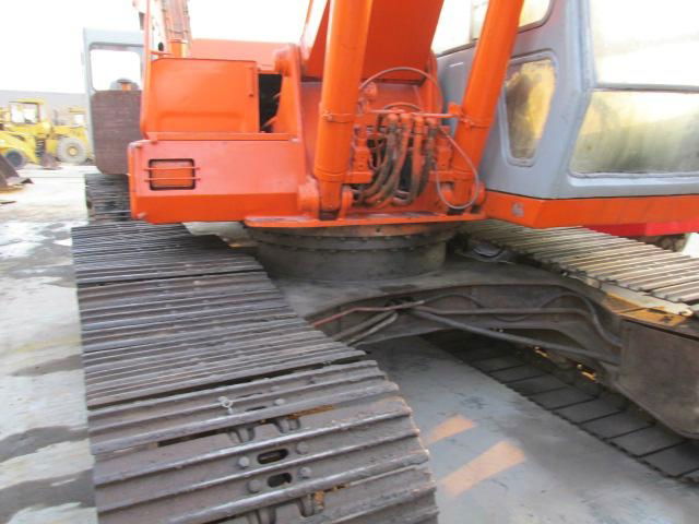 Used HITACHI Excavator EX200 in good condition 4