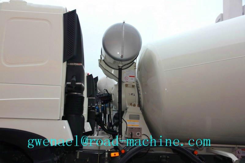  Concrete Mixer Truck Sinotruk HOWO 4-16cbm 6/8x4 EuroⅢ 400L Energy-Saving  4