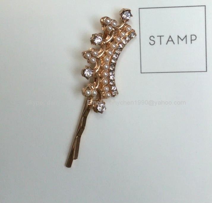 Strip Pearl Crown Hairpin 2
