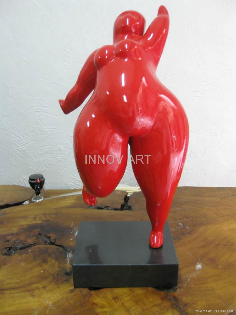 abstract sculpture statue finished in glossy laquer with solid marble base 5