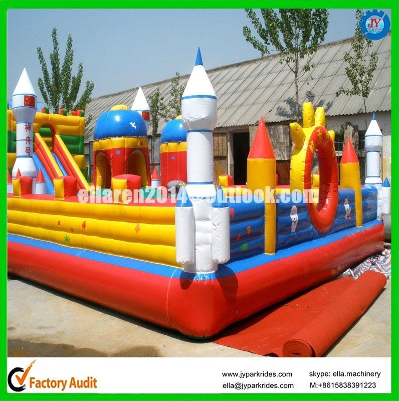 children funny game inflatable minions bouncy castle 3