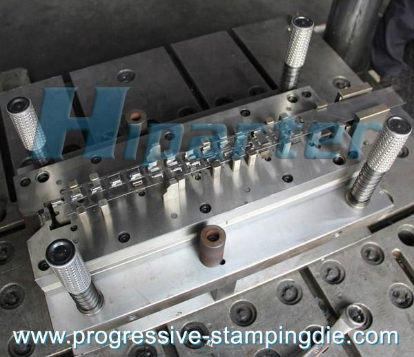 Little progressive stamping die 3